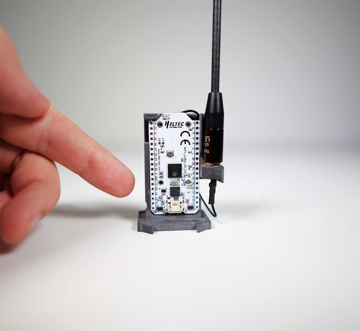 SkyMesh V4 – LoRa Drone Mount (STL Files for 3D Printing)